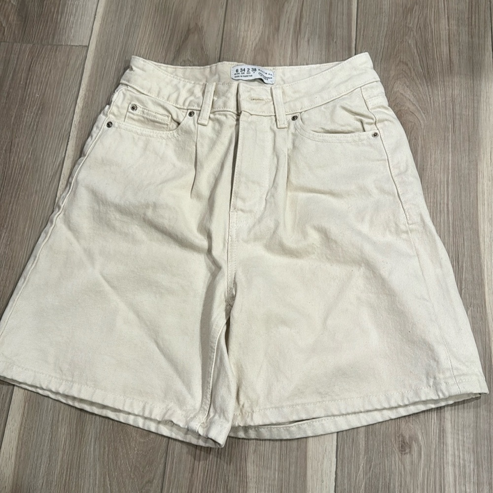 Shorts - Picture 3 of 7